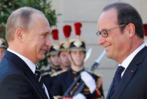 François Hollande et Vladimir Poutine ont entamé vendredi à l'Elysée un entretien préalable à un sommet quadripartite sur l'Ukraine, dans un contexte marqué par l'offensive militaire russe lancée cette semaine en Syrie. /Photo prise le 2 octobre 2015/REUTERS/Régis Duvignau