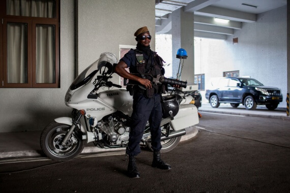 Un policier congolais