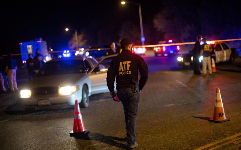 Les policiers ont établi un cordon de sécurité autour du lieu de la dernière explosion, dimanche soir, à Austin (Texas)