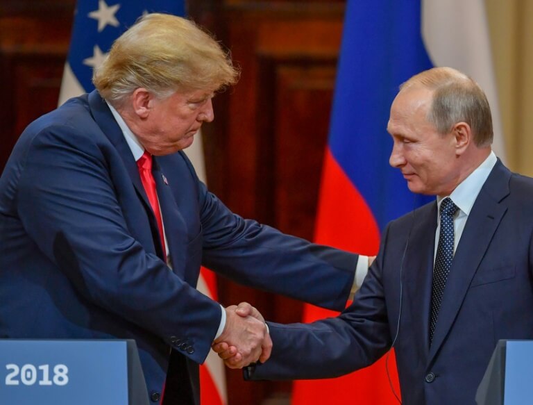 Les présidents américain Donald Trump et russe Vladimir Poutine
