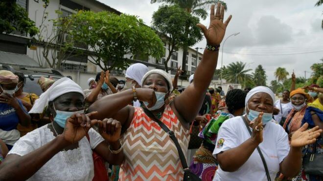 Des manifestants a Abidjan