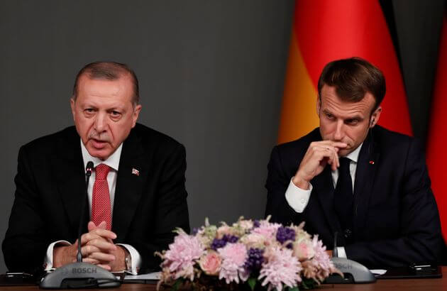 Paris menace la Turquie et son "islamisme agressif" de "sanctions économiques" (Erdogan et Macron lors d'un sommet sur la Syrie à Istanbul