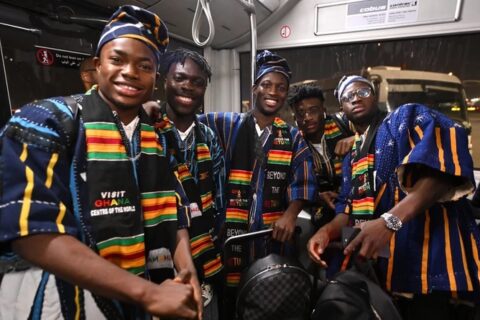 Black Stars du Ghana habillés en Fugu pagne traditionnel tissé | Pulse.com.gh