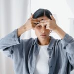 4 façons simples de soulager les maux de tête par l'automassage