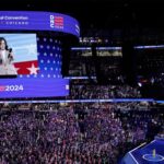 Kamala Harris prononce un discours au premier jour de la convention démocrate, au United Center de Chicago, le 19 août.